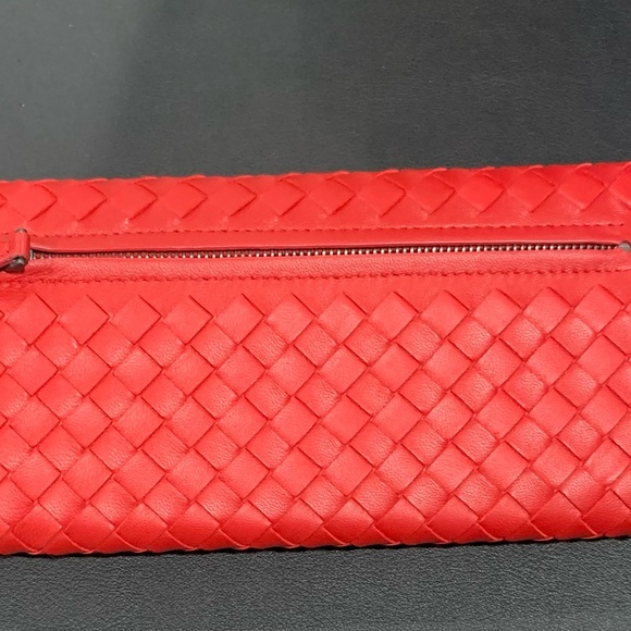 Never been used Bottega Venet intrecciato flap wallet. - Picture 1 of 4